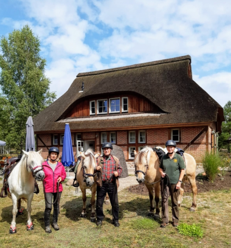 Nemitzer Heidehaus, seit Jahren beliebtes Ziel vieler Reiter