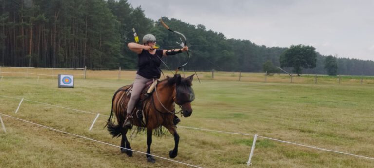 Rückblick Sommercamp – Berittenes Bogenschießen